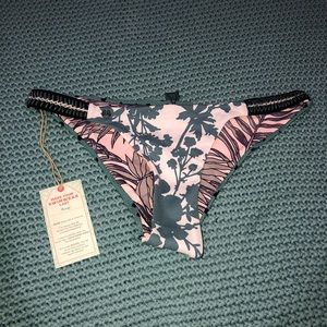 MAAJI After Hour Flower